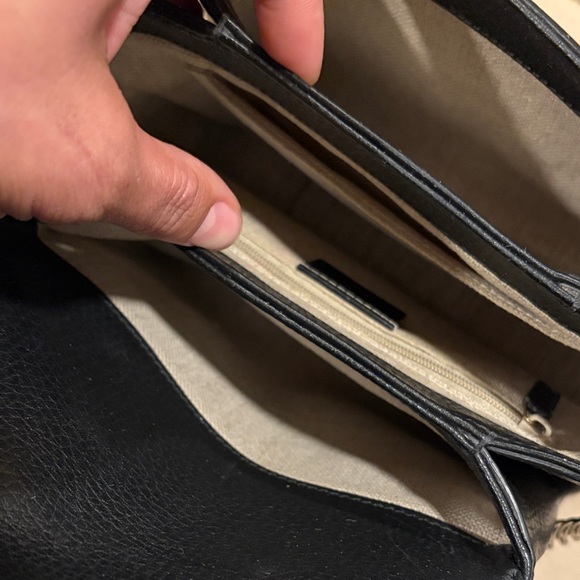 Gucci Crossbody Black Dollar Leather Interlocking GG Chain Bag - Picture 13 of 17